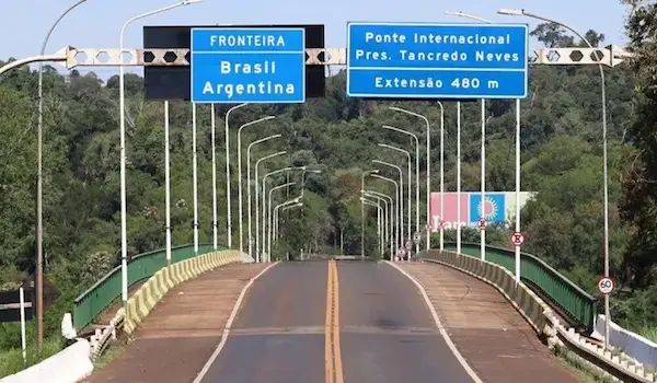 Cómo ir de Puerto Iguazú a Foz do Iguaçu — opciones de transporte y cruce de frontera