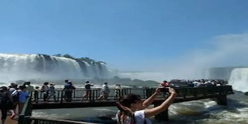 Vista panorámica de las Cataratas del Iguazú desde el lado brasileño, Foz do Iguaçu